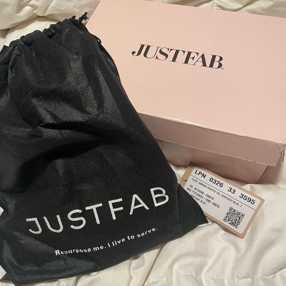 *ADD ME FOR FREE ON ORDERS $50+* Just Fab - Amanda Pointed Toe Flats - Picture 4 of 5